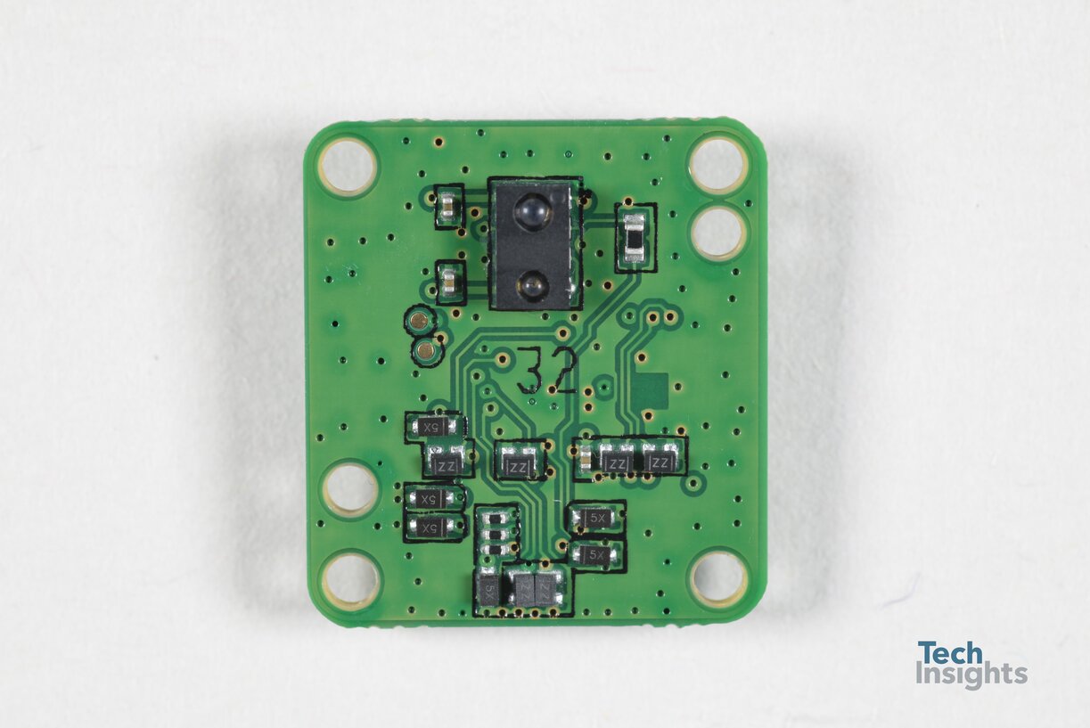 The sensor board of the Lenovo headset includes MEMS sensors from Bosch and AKM Semiconductors.