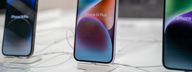 China Surpasses USA to Lead iPhone Sales in Q2 2023