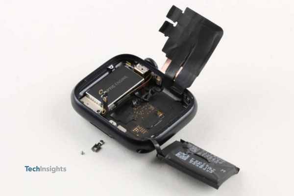 Apple Watch Series 8 Teardown