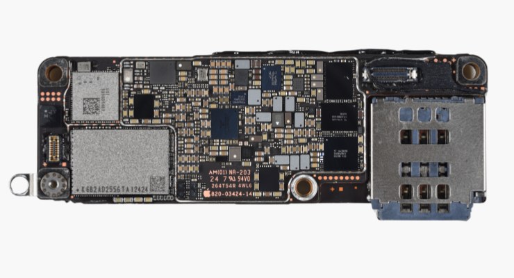 Apple iPhone 16 Pro Max - Memory Board